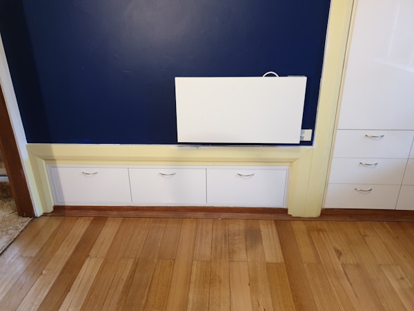 Large style drawers in lower unit