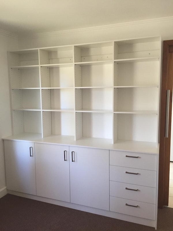 Shelves above carcase 3 doors with drawers B